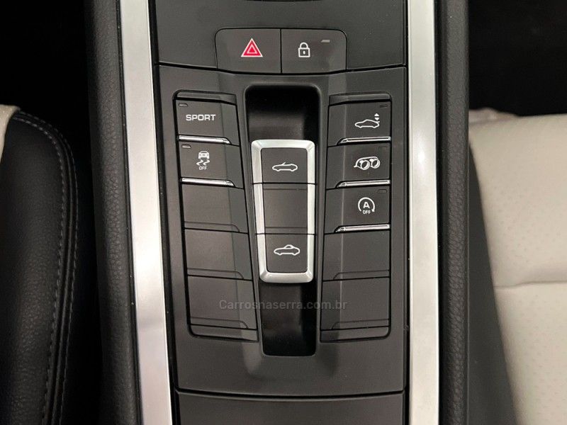 PORSCHE 718 2.0 BOXSTER H4 16V PDK 2023/2023 ÓTIMA CAR FLORES DA CUNHA / Carros no Vale