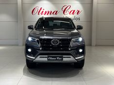 TOYOTA HILUX SW4 2.8 SRX 4X4 7 LUGARES 16V TURBO INTERCOOLER 2021/2021 ÓTIMA CAR FLORES DA CUNHA / Carros no Vale