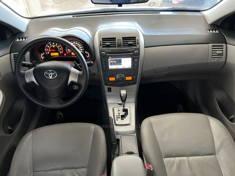 TOYOTA COROLLA 2.0 XEI 16V 2013/2014 CIMIRRO AUTOMÓVEIS TAQUARA / Carros no Vale