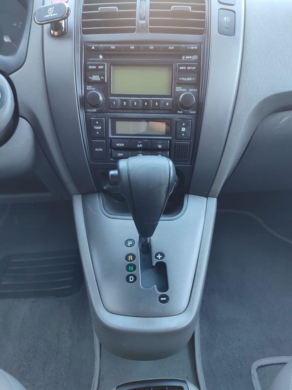 HYUNDAI TUCSON 2.0 MPFI GLS BASE 16V 143CV 2WD 2013/2013 AWD MULTIMARCAS LAJEADO / Carros no Vale