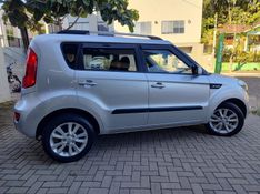 KIA SOUL 1.6 EX 16V 2011/2012 AWD MULTIMARCAS LAJEADO / Carros no Vale