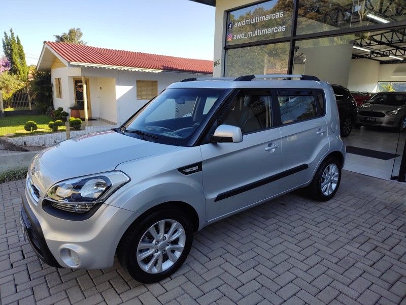 KIA SOUL 1.6 EX 16V 2011/2012 AWD MULTIMARCAS LAJEADO / Carros no Vale