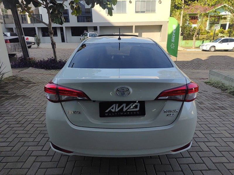 TOYOTA YARIS 1.5 XLS SEDAN 16V 2019/2019 AWD MULTIMARCAS LAJEADO / Carros no Vale
