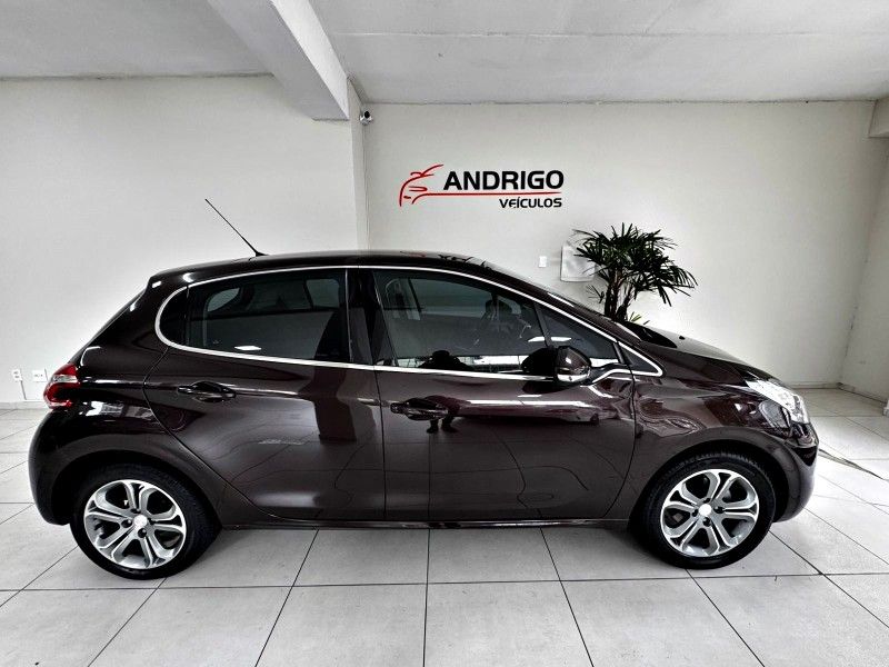 PEUGEOT 208 1.6 GRIFFE 16V 2014/2015 ANDRIGO VEÍCULOS CAXIAS DO SUL / Carros no Vale