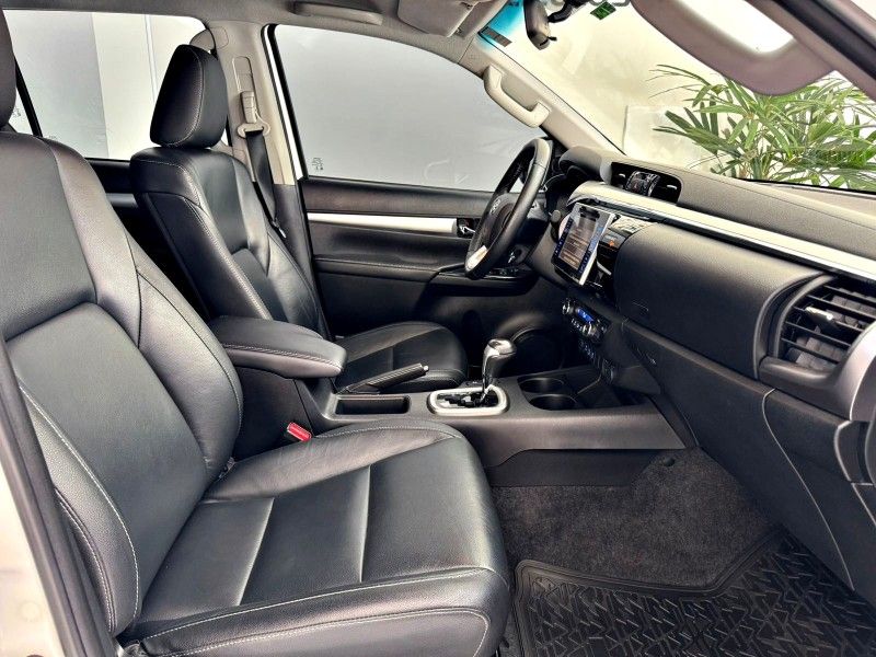 TOYOTA HILUX 2.8 SRX 4X4 CD 16V 2018/2018 ANDRIGO VEÍCULOS CAXIAS DO SUL / Carros no Vale