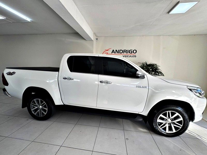 TOYOTA HILUX 2.8 SRX 4X4 CD 16V 2018/2018 ANDRIGO VEÍCULOS CAXIAS DO SUL / Carros no Vale