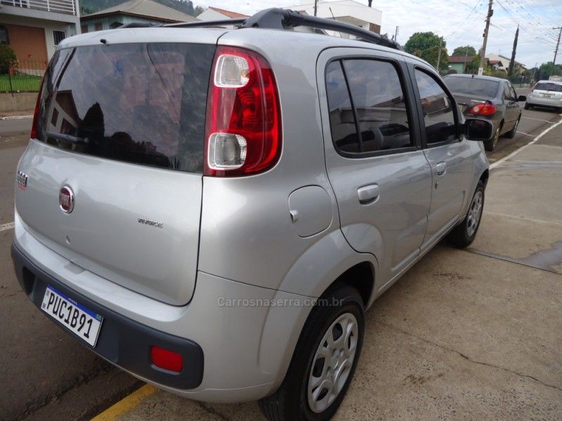 FIAT UNO 1.0 EVO ATTRACTIVE 8V 2014/2014 BOURSCHEID CARROS E MOTOS SANTA CLARA DO SUL / Carros no Vale