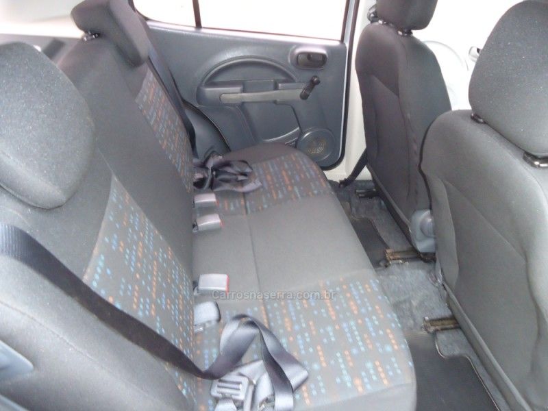 FIAT UNO 1.0 EVO ATTRACTIVE 8V 2014/2014 BOURSCHEID CARROS E MOTOS SANTA CLARA DO SUL / Carros no Vale