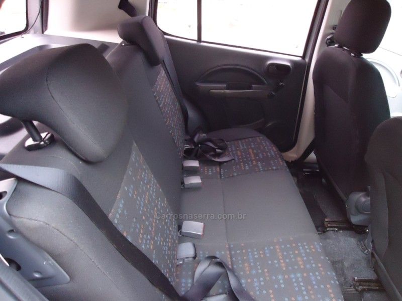 FIAT UNO 1.0 EVO ATTRACTIVE 8V 2014/2014 BOURSCHEID CARROS E MOTOS SANTA CLARA DO SUL / Carros no Vale