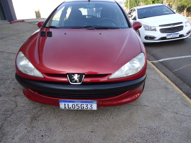 PEUGEOT 206 1.0 SOLEIL 16V 2004/2004 BOURSCHEID CARROS E MOTOS SANTA CLARA DO SUL / Carros no Vale