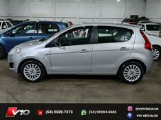 FIAT PALIO 1.4 MPI ATTRACTIVE 8V 2012/2013 V10 VEÍCULOS CAXIAS DO SUL / Carros no Vale