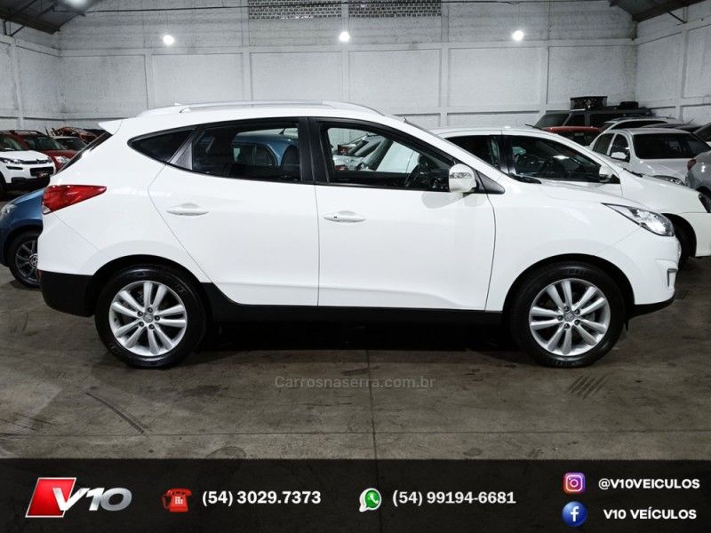 HYUNDAI IX35 2.0 MPFI GLS 16V 2015/2016 V10 VEÍCULOS CAXIAS DO SUL / Carros no Vale