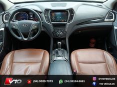HYUNDAI SANTA FÉ 3.3 MPFI 4X4 7 LUGARES V6 270CV 2014/2015 V10 VEÍCULOS CAXIAS DO SUL / Carros no Vale