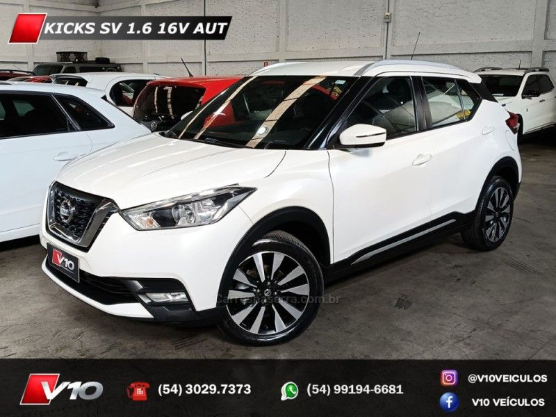 NISSAN KICKS 1.6 16V SV XTRONIC 2017/2018 V10 VEÍCULOS CAXIAS DO SUL / Carros no Vale
