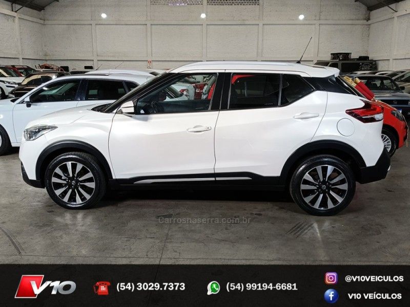 NISSAN KICKS 1.6 16V SV XTRONIC 2017/2018 V10 VEÍCULOS CAXIAS DO SUL / Carros no Vale