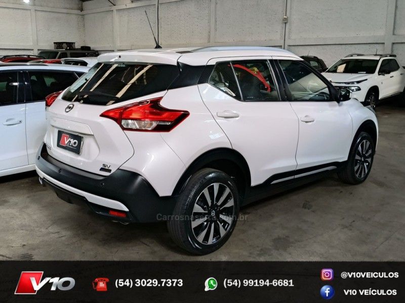 NISSAN KICKS 1.6 16V SV XTRONIC 2017/2018 V10 VEÍCULOS CAXIAS DO SUL / Carros no Vale
