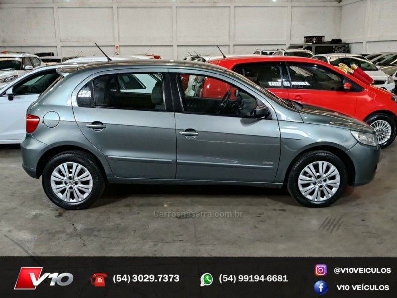 VOLKSWAGEN GOL 1.6 MI 8V G.V 2011/2012 V10 VEÍCULOS CAXIAS DO SUL / Carros no Vale