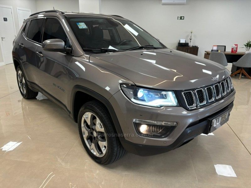 JEEP COMPASS 2.0 16V LONGITUDE 4X4 2019/2020 LUIGGI AUTOMÓVEIS CARLOS BARBOSA / Carros no Vale
