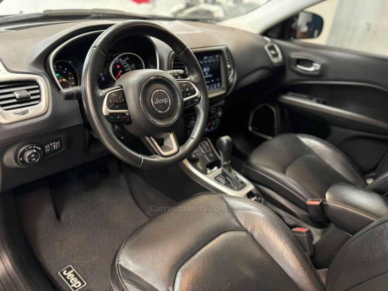 JEEP COMPASS 2.0 16V LONGITUDE 4X4 2019/2020 LUIGGI AUTOMÓVEIS CARLOS BARBOSA / Carros no Vale