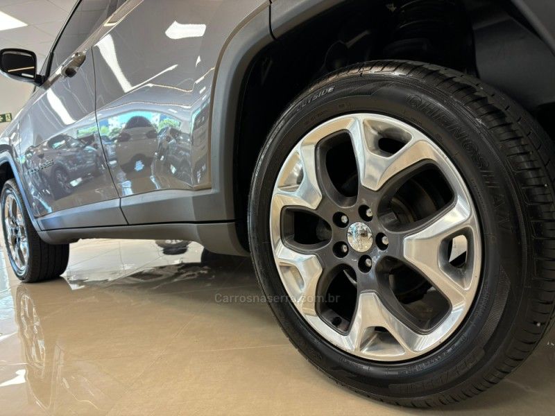 JEEP COMPASS 2.0 16V LONGITUDE 4X4 2019/2020 LUIGGI AUTOMÓVEIS CARLOS BARBOSA / Carros no Vale
