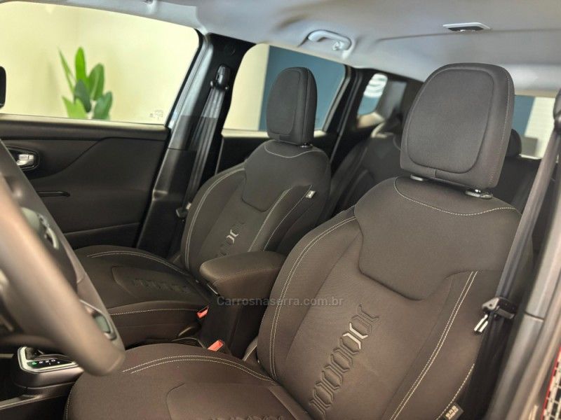 JEEP RENEGADE 1.3 T270 16V TURBO 2023/2023 LUIGGI AUTOMÓVEIS CARLOS BARBOSA / Carros no Vale