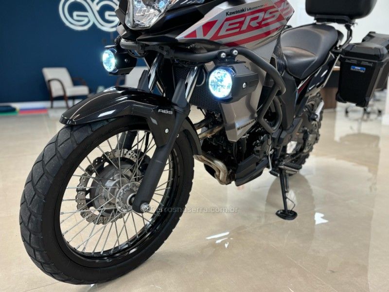 KAWASAKI VERSYS 300 TOURER 2021/2021 LUIGGI AUTOMÓVEIS CARLOS BARBOSA / Carros no Vale