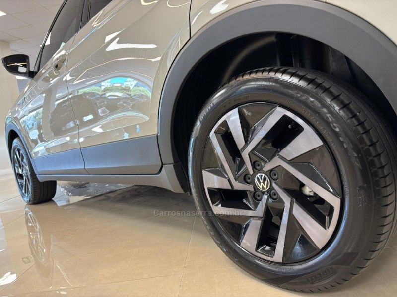 VOLKSWAGEN T-CROSS 1.4 HIGHLINE TSI 16V 2024/2025 LUIGGI AUTOMÓVEIS CARLOS BARBOSA / Carros no Vale