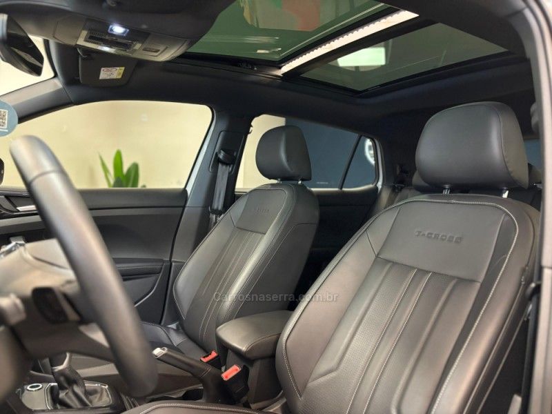VOLKSWAGEN T-CROSS 1.4 HIGHLINE TSI 16V 2024/2025 LUIGGI AUTOMÓVEIS CARLOS BARBOSA / Carros no Vale