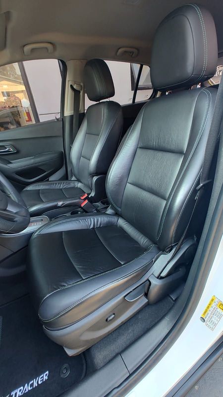 CHEVROLET TRACKER LTZ 1.8 16V 4×2 2014/2015 RENNER AUTOMÓVEIS LAJEADO / Carros no Vale