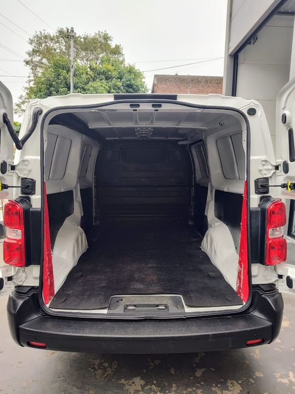 Peugeot Expert Business Pack 1.6 Turbo 2020/2021 RENNER AUTOMÓVEIS LAJEADO / Carros no Vale