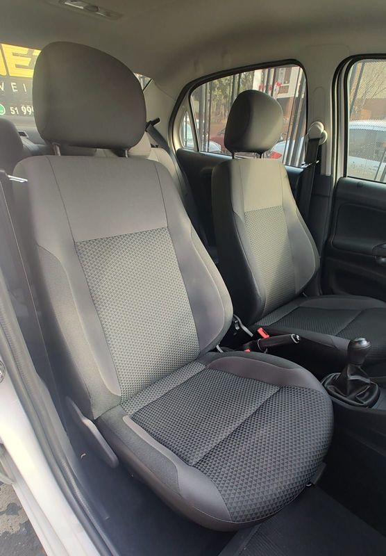 VOLKSWAGEN VOYAGE 1.0 12V 2022/2023 RENNER AUTOMÓVEIS LAJEADO / Carros no Vale
