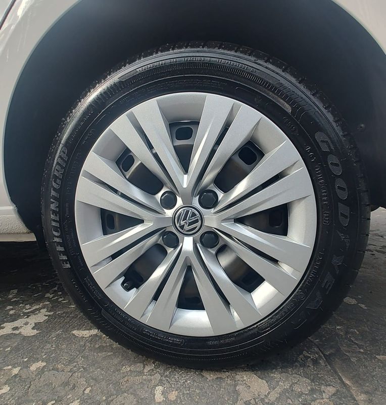 VOLKSWAGEN VOYAGE 1.0 12V 2022/2023 RENNER AUTOMÓVEIS LAJEADO / Carros no Vale