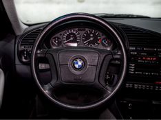 BMW 328i 2.8 SEDAN 24V 1996/1996 PASTORE CAR COLLECTION BENTO GONÇALVES / Carros no Vale