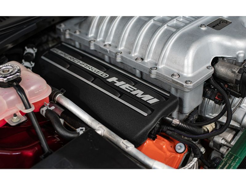DODGE CHALLENGER 6.2 V8 HEMI SRT HELLCAT TORQUEFLITE 2019/2019 PASTORE CAR COLLECTION BENTO GONÇALVES / Carros no Vale