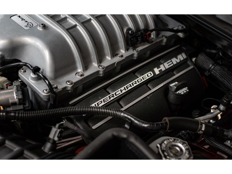 DODGE CHALLENGER 6.2 V8 HEMI SRT HELLCAT TORQUEFLITE 2019/2019 PASTORE CAR COLLECTION BENTO GONÇALVES / Carros no Vale