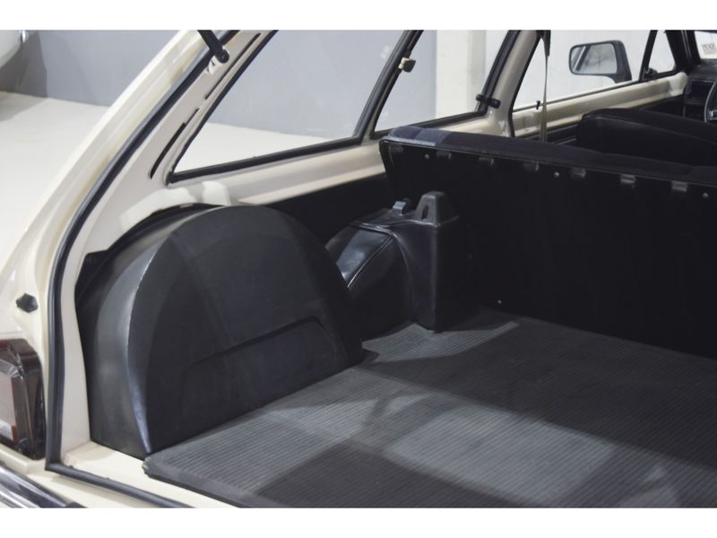 FORD BELINA 1.6 II 8V 1982/1982 PASTORE CAR COLLECTION BENTO GONÇALVES / Carros no Vale