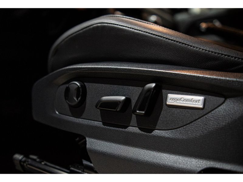 VOLKSWAGEN AMAROK 2.0 TRENDLINE 4X4 CD 16V TURBO INTERCOOLER 2018/2018 PASTORE CAR COLLECTION BENTO GONÇALVES / Carros no Vale