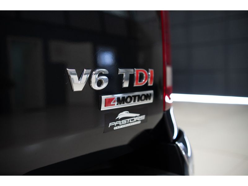 VOLKSWAGEN AMAROK 2.0 TRENDLINE 4X4 CD 16V TURBO INTERCOOLER 2018/2018 PASTORE CAR COLLECTION BENTO GONÇALVES / Carros no Vale
