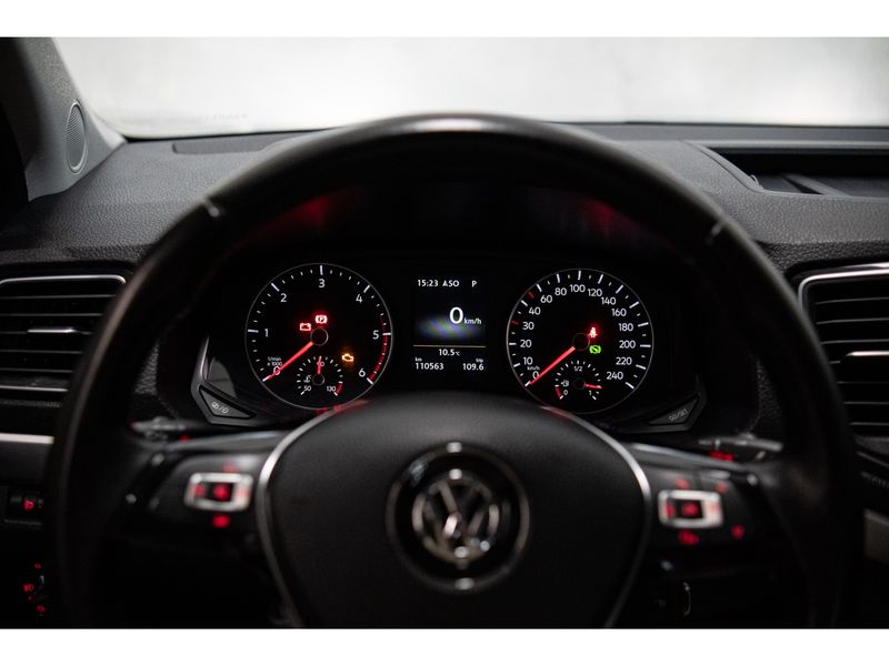 VOLKSWAGEN AMAROK 2.0 TRENDLINE 4X4 CD 16V TURBO INTERCOOLER 2018/2018 PASTORE CAR COLLECTION BENTO GONÇALVES / Carros no Vale