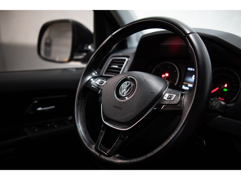VOLKSWAGEN AMAROK 2.0 TRENDLINE 4X4 CD 16V TURBO INTERCOOLER 2018/2018 PASTORE CAR COLLECTION BENTO GONÇALVES / Carros no Vale