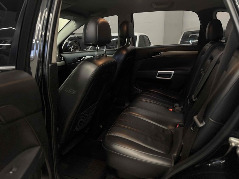 CHEVROLET CAPTIVA 3.0 SFI AWD V6 24V 2010/2011 LEHMEN VEÍCULOS VENÂNCIO AIRES / Carros no Vale