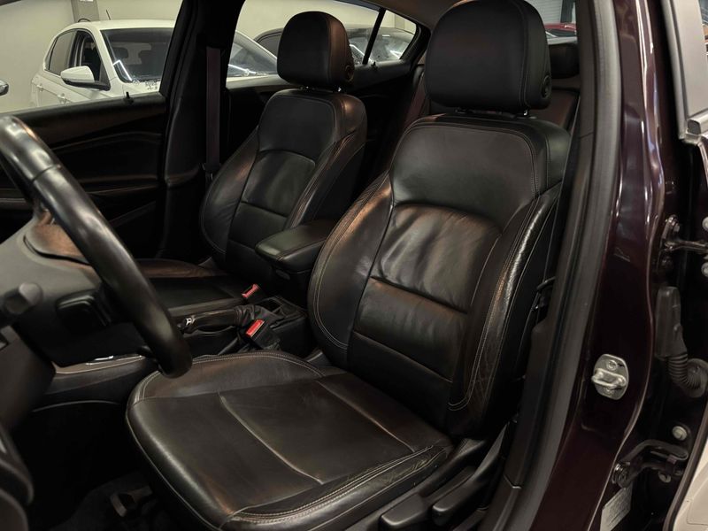CHEVROLET CRUZE 1.4 TURBO LT 16V 2017/2017 LEHMEN VEÍCULOS VENÂNCIO AIRES / Carros no Vale