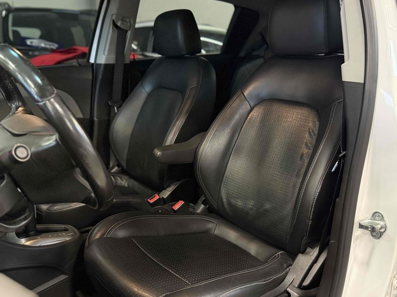 CHEVROLET SONIC 1.6 LTZ 16V 2014/2014 LEHMEN VEÍCULOS VENÂNCIO AIRES / Carros no Vale
