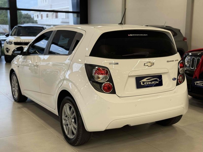 CHEVROLET SONIC 1.6 LTZ 16V 2014/2014 LEHMEN VEÍCULOS VENÂNCIO AIRES / Carros no Vale