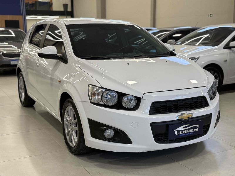 CHEVROLET SONIC 1.6 LTZ 16V 2014/2014 LEHMEN VEÍCULOS VENÂNCIO AIRES / Carros no Vale