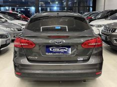 FORD FOCUS 2.0 TITANIUM 16V POWERSHIFT 2017/2017 LEHMEN VEÍCULOS VENÂNCIO AIRES / Carros no Vale