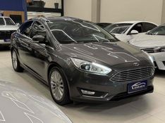 FORD FOCUS 2.0 TITANIUM 16V POWERSHIFT 2017/2017 LEHMEN VEÍCULOS VENÂNCIO AIRES / Carros no Vale