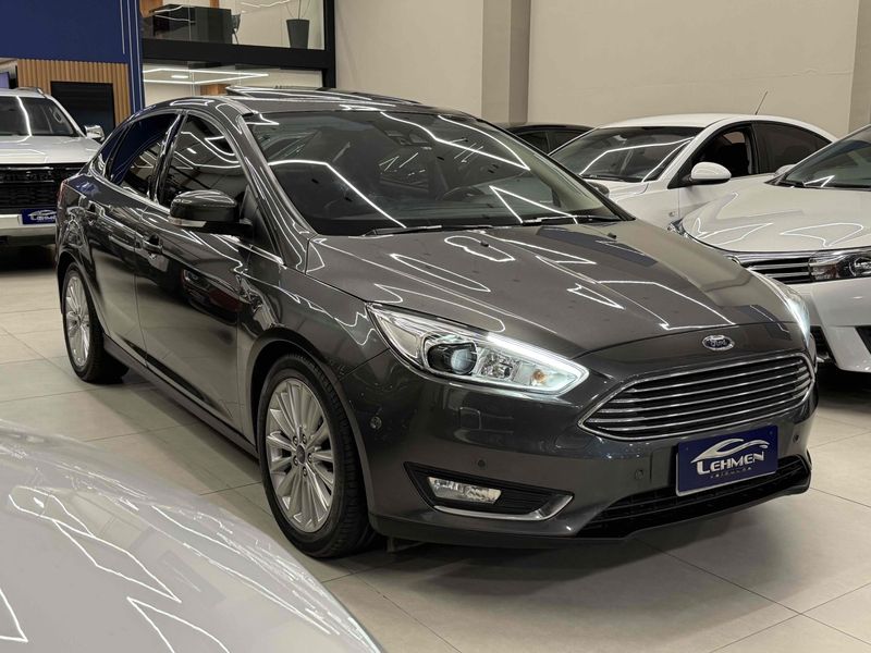FORD FOCUS 2.0 TITANIUM 16V POWERSHIFT 2017/2017 LEHMEN VEÍCULOS VENÂNCIO AIRES / Carros no Vale
