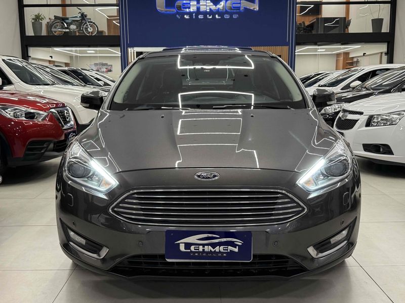 FORD FOCUS 2.0 TITANIUM 16V POWERSHIFT 2017/2017 LEHMEN VEÍCULOS VENÂNCIO AIRES / Carros no Vale