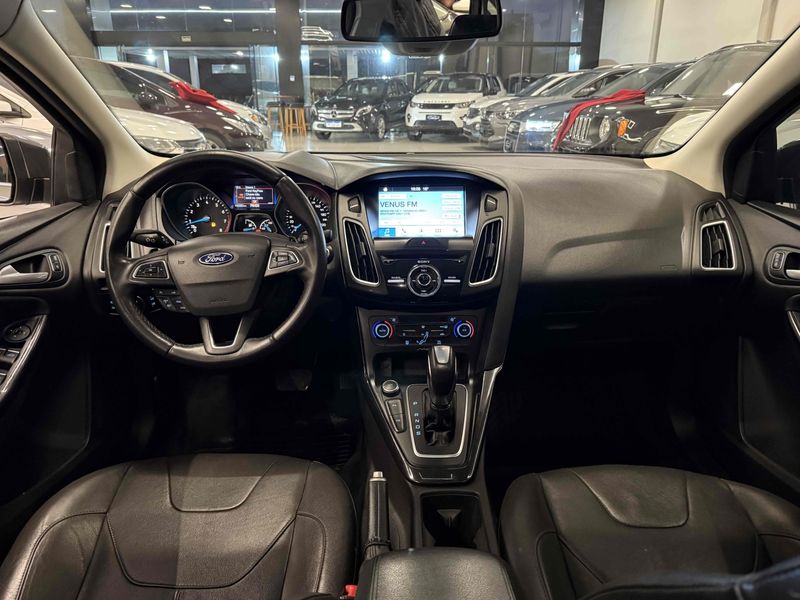 FORD FOCUS 2.0 TITANIUM 16V POWERSHIFT 2017/2017 LEHMEN VEÍCULOS VENÂNCIO AIRES / Carros no Vale